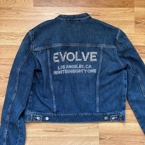 Guess Women's Delya Korean Trucker Denim Jacket - Picture 13 of 14